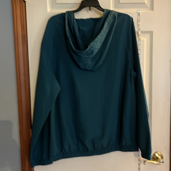 NWT-all in motion-M-teal green-hooded 1/2 zip lightweight, nylon jacket. - Picture 4 of 10